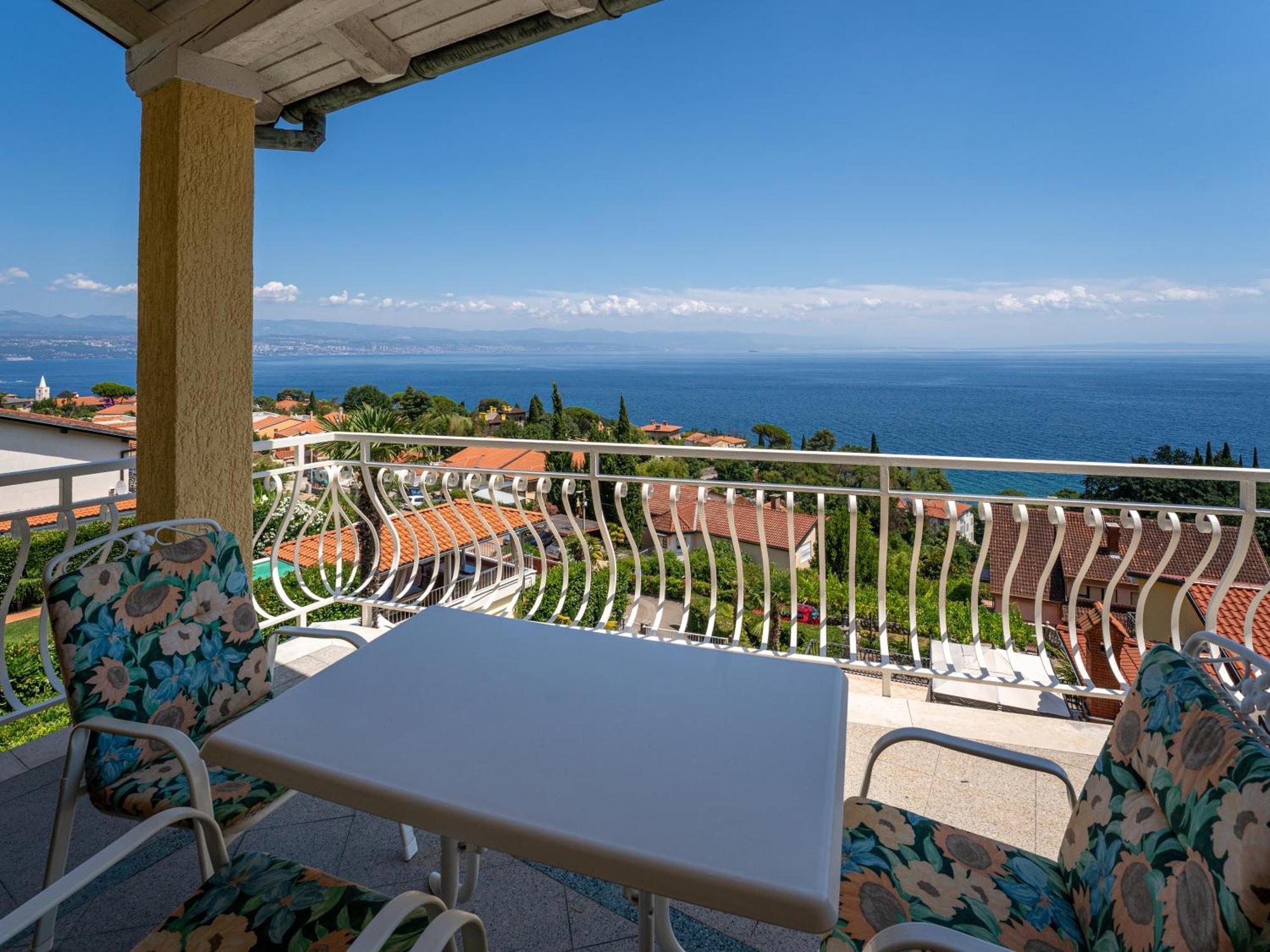 Mona Lisa - Croatia Apartment Lovran